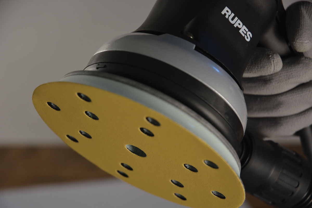 Multi_purpose_abrasive_paper_MP330_with_randomorbital_sander Multi purpose abrasive paper MP330 - with electric radom orbital sander