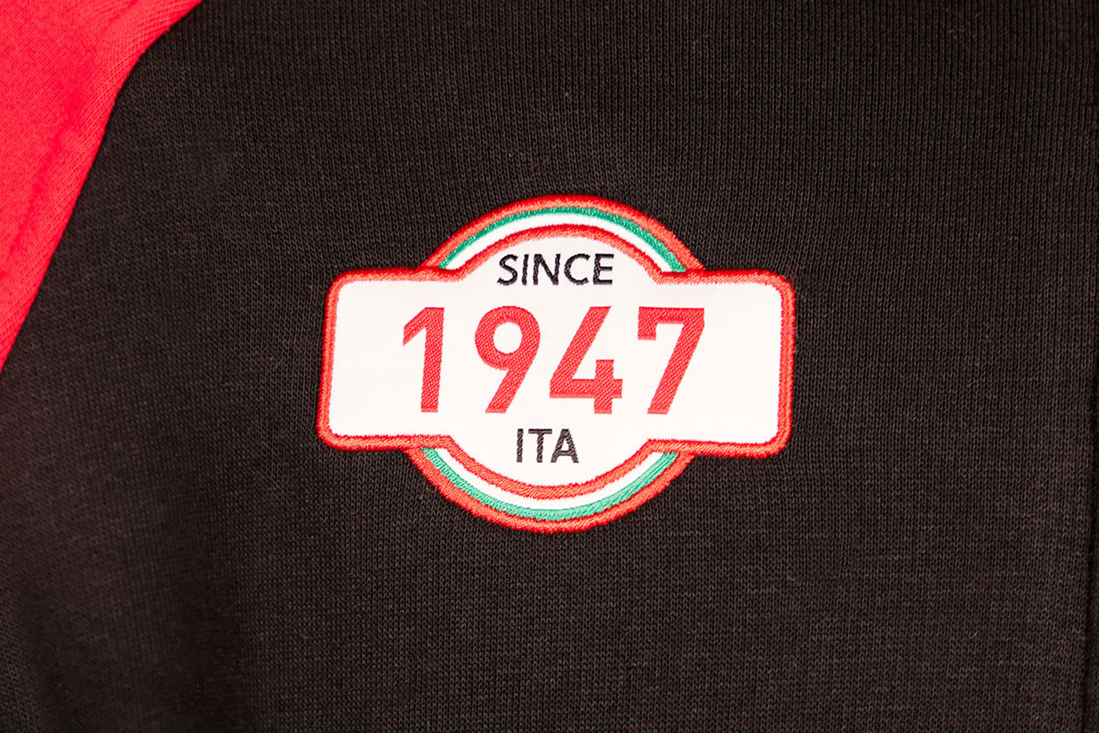 9Z1063-felpa_dettaglio_1947 Sweat Racing rouge et noir- Gallery photo 14